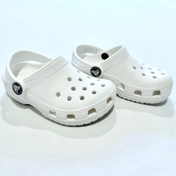Crocs Classic Clogs Toddler Boys 8 Girls White Water Shoes Slip-Ons Summer Beach - Picture 2 of 4